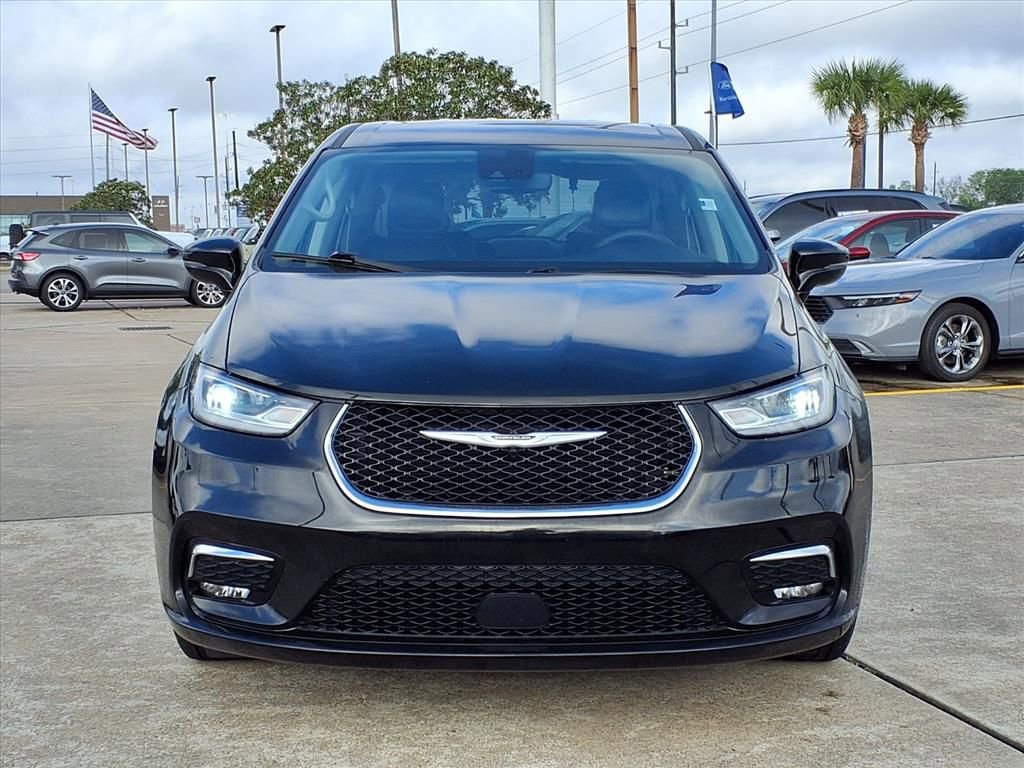 Used 2024 Chrysler Pacifica Touring-L image 6