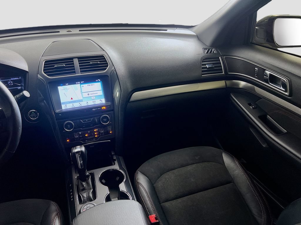 Certified 2018 Ford Explorer XLT w/ Equipment Group 202A AWD/4WD image 28