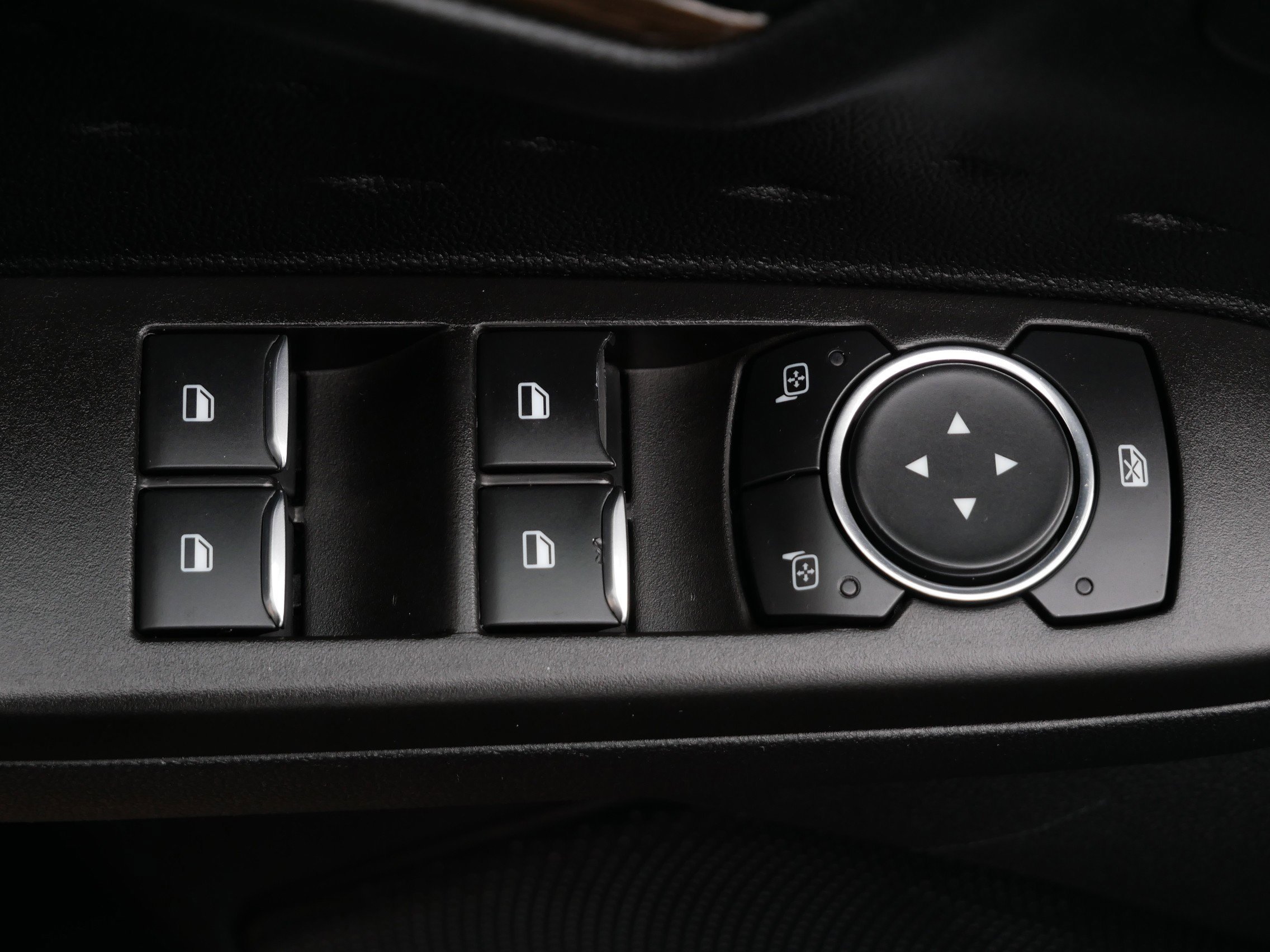 Certified 2020 Ford Escape Titanium image 14