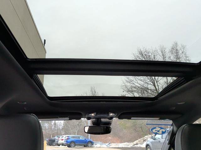 Used 2025 Chrysler Pacifica Limited w/ Uconnect Theater Family Group image 20