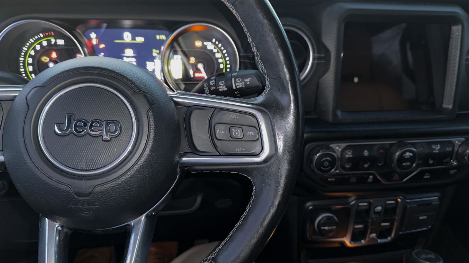 Used 2022 Jeep Wrangler Unlimited Sahara w/ Cold Weather Group image 22