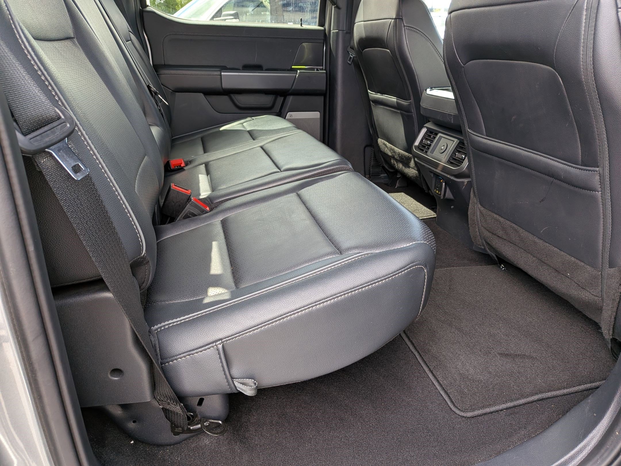 Certified 2025 Ford F150 Lariat image 35