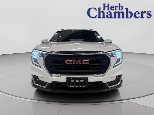 Used 2022 GMC Terrain SLE w/ Driver Convenience Package AWD/4WD image 2