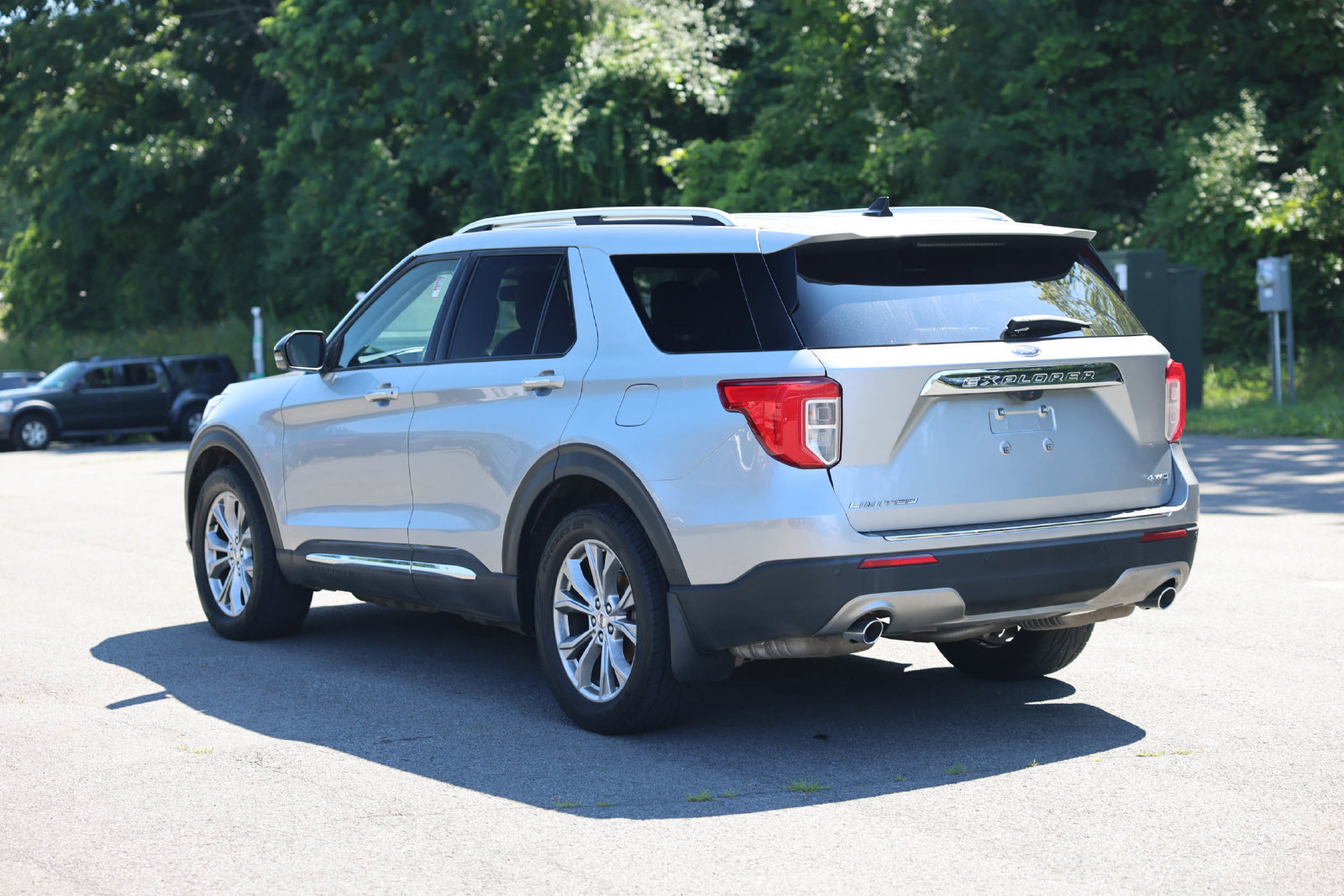 Certified 2023 Ford Explorer Limited w/ Limited Technology Package AWD/4WD image 7