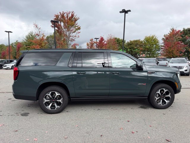 Used 2025 GMC Yukon XL AT4 w/ AT4 Premium Package AWD/4WD image 6