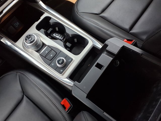 Certified 2024 Ford Explorer XLT w/ Equipment Group 202A AWD/4WD image 15