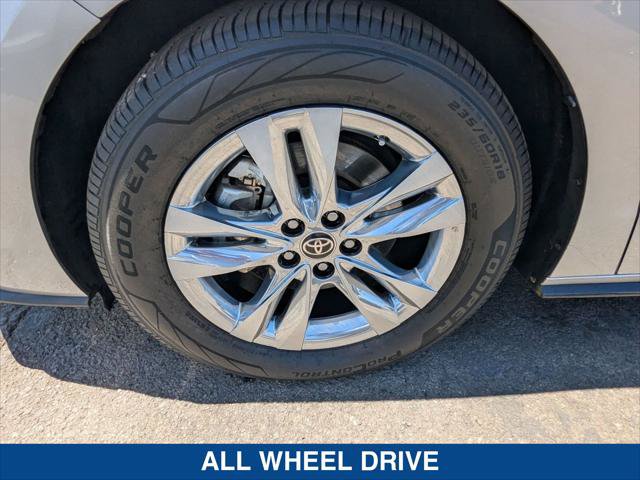 Used 2022 Toyota Sienna Limited AWD/4WD image 9