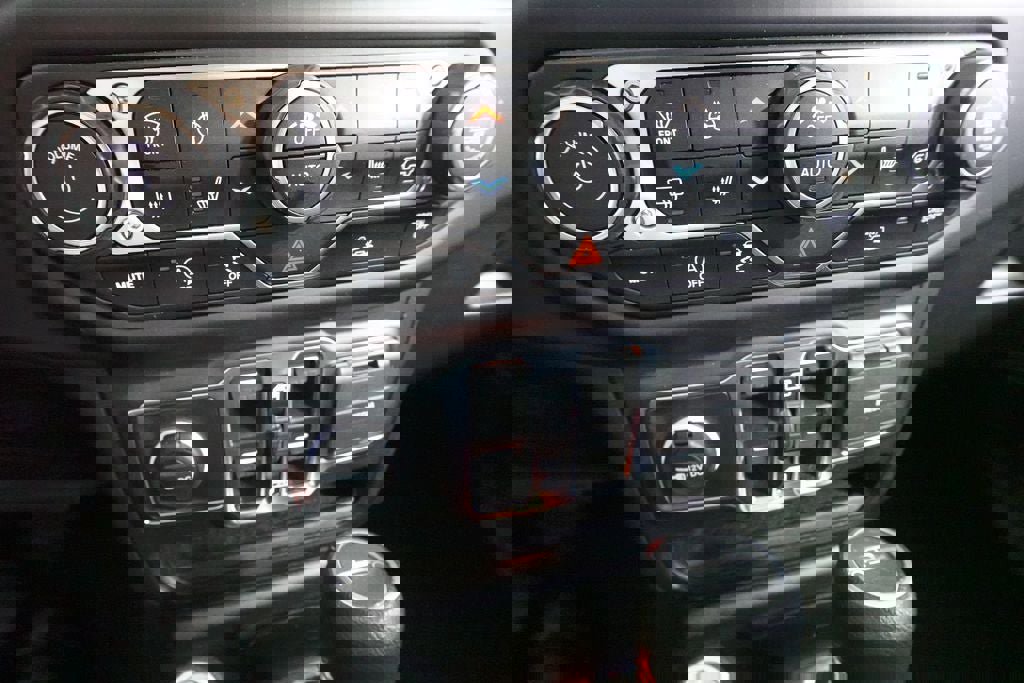 Used 2022 Jeep Gladiator Sport image 16