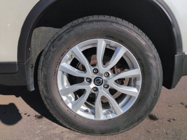 Used 2018 Nissan Rogue SV AWD/4WD image 11