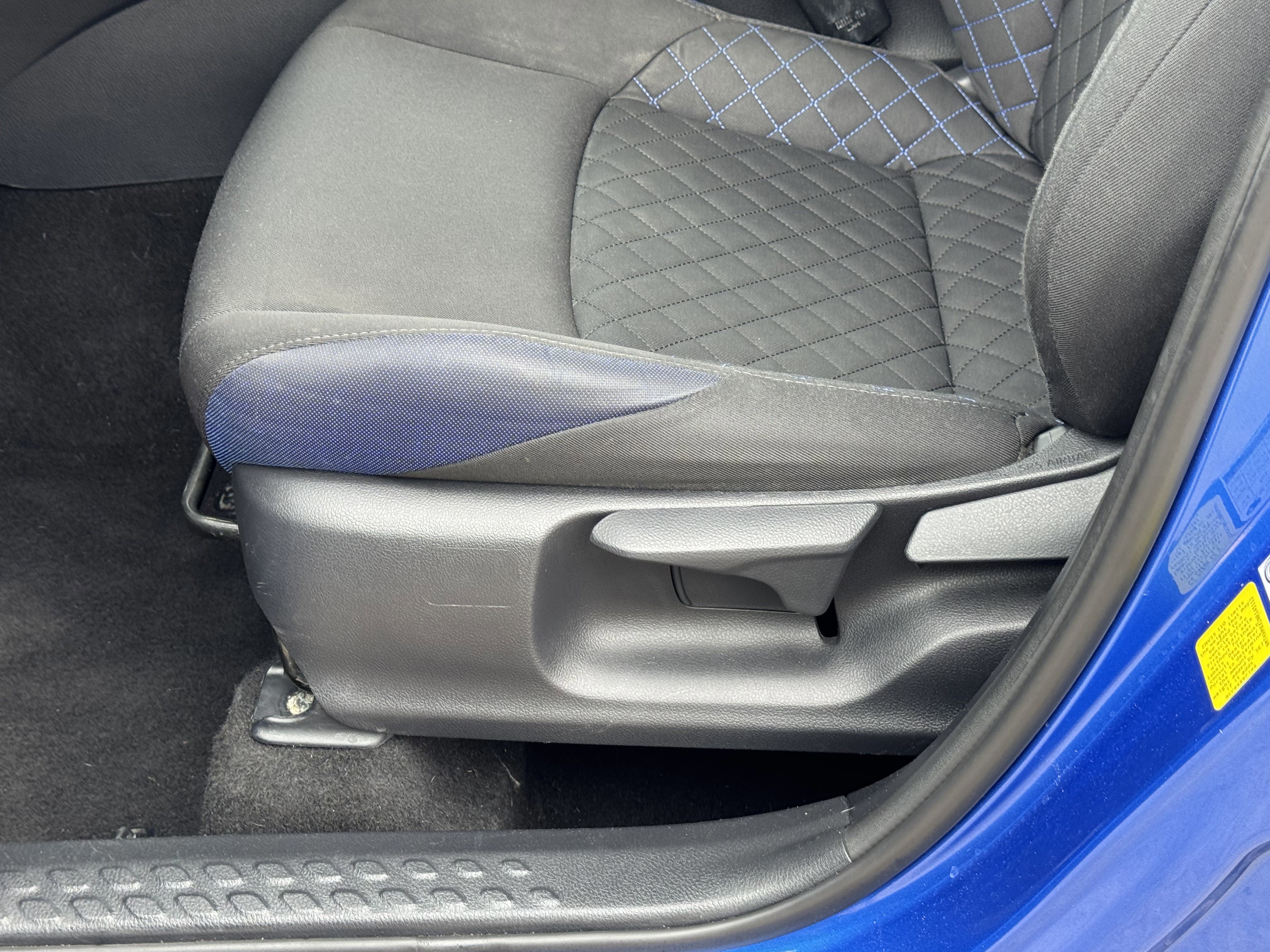 Used 2022 Toyota C-HR Limited image 16