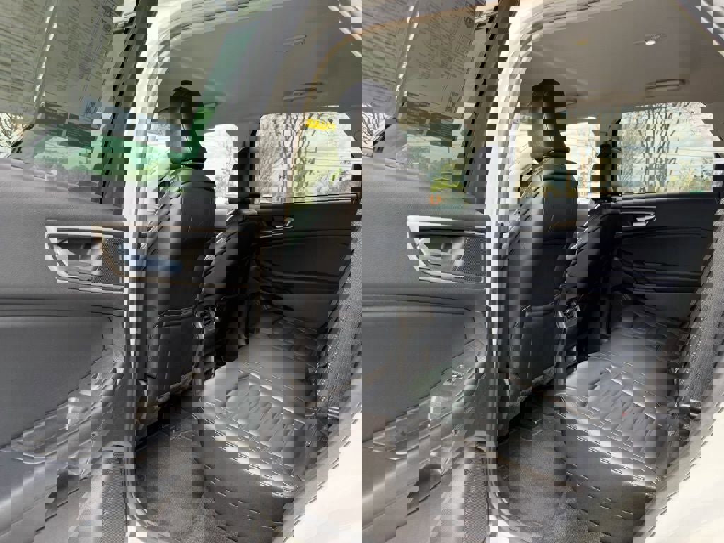 Certified 2023 Ford Edge SEL image 23