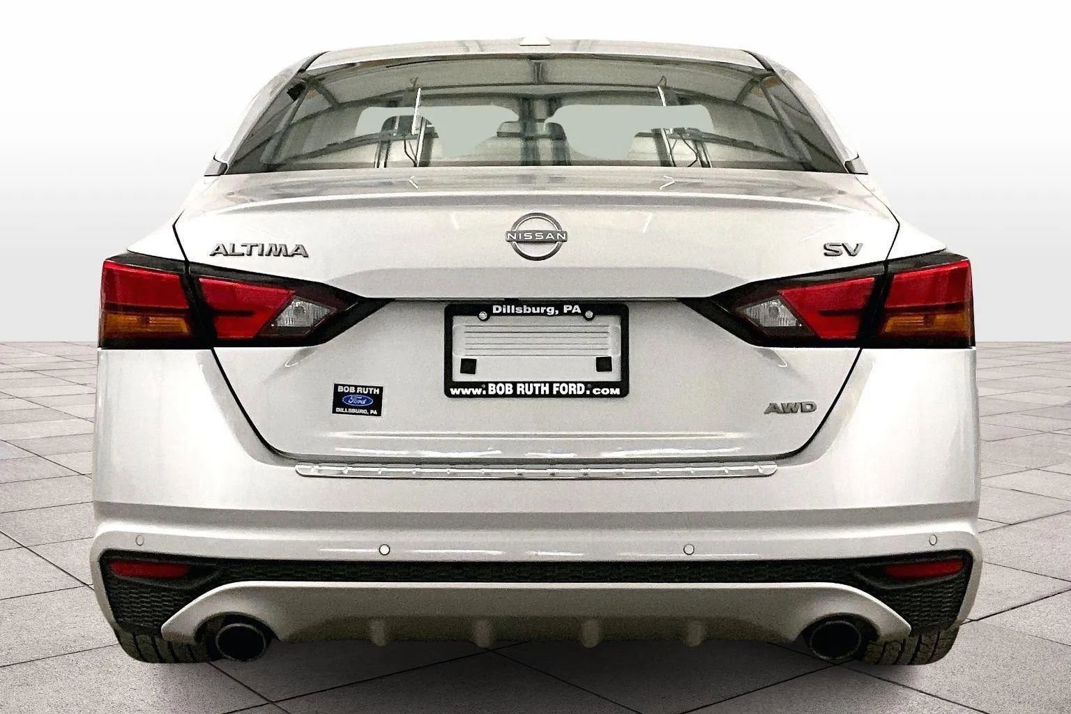 Used 2023 Nissan Altima 2.5 SV w/ SV Premium Package image 2