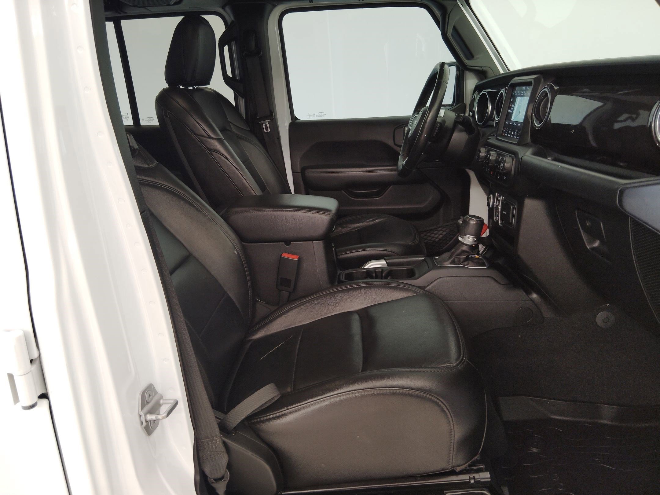 Used 2019 Jeep Wrangler Unlimited Sahara image 27