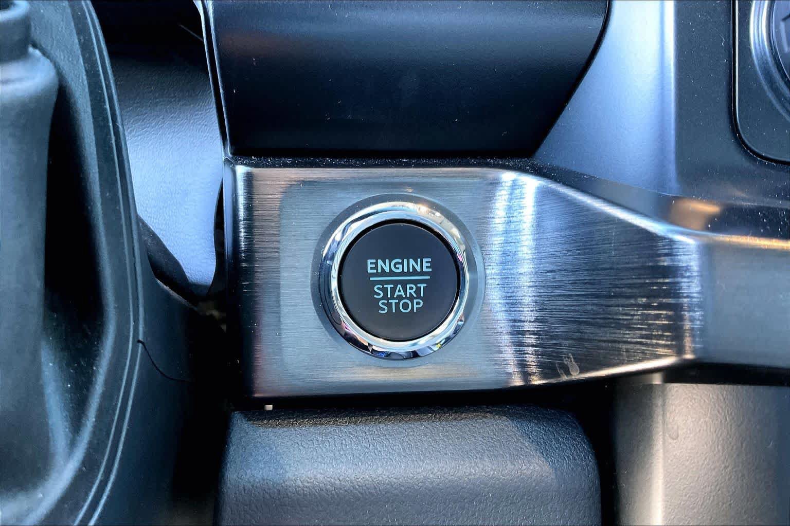 Certified 2024 Ford F250 Lariat w/ Lariat Ultimate Package AWD/4WD image 31