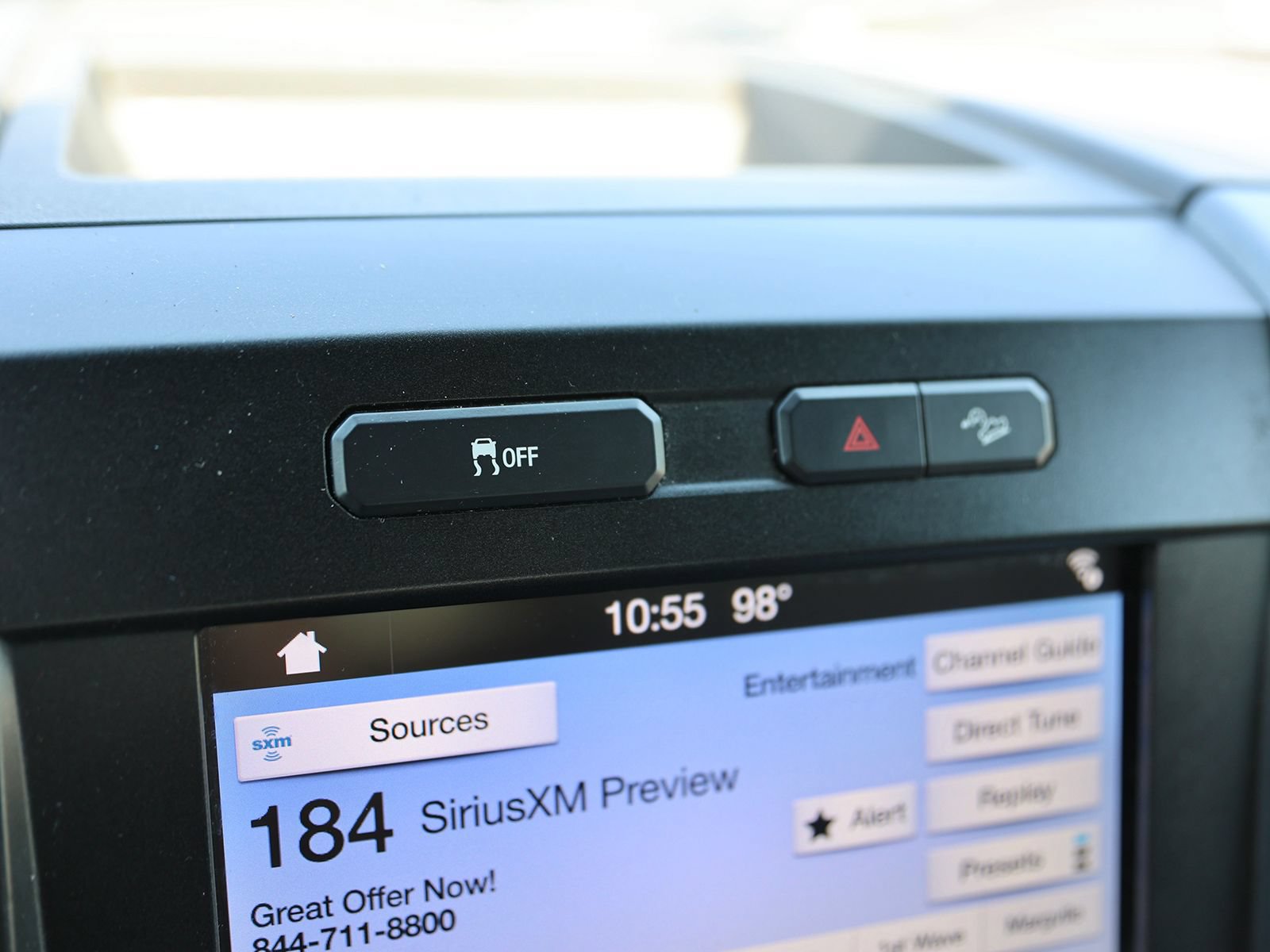 Certified 2019 Ford F250 XLT w/ XLT Premium Package AWD/4WD image 26
