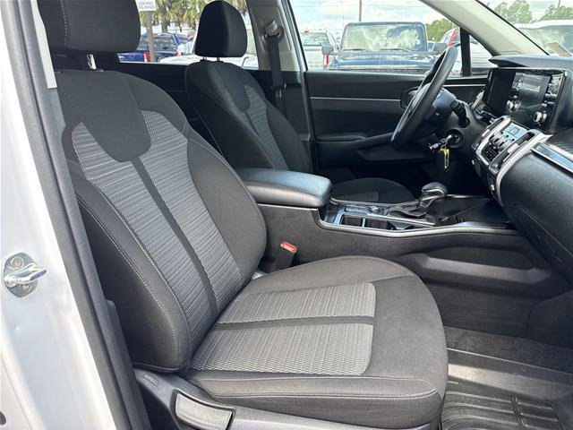 Used 2023 Kia Sorento LX AWD/4WD image 18