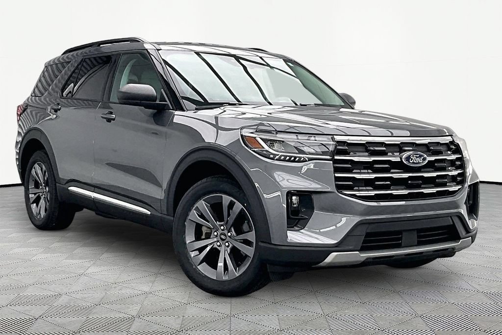 Certified 2025 Ford Explorer Active w/ Active Comfort Package AWD/4WD image 12
