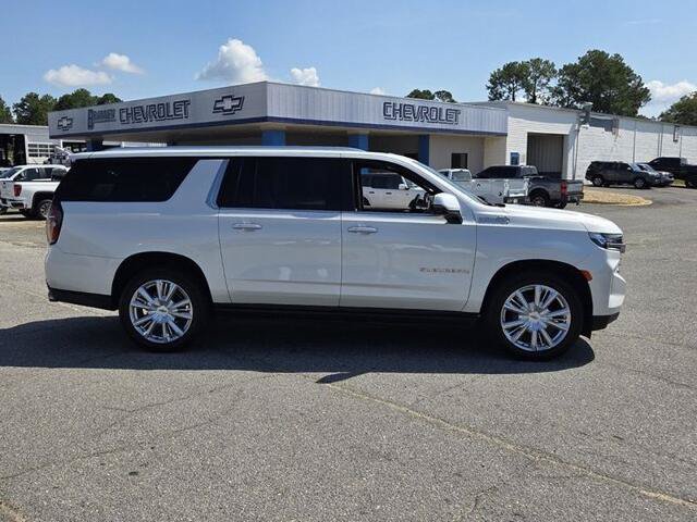 Used 2024 Chevrolet Suburban High Country w/ Premium Package RWD image 15