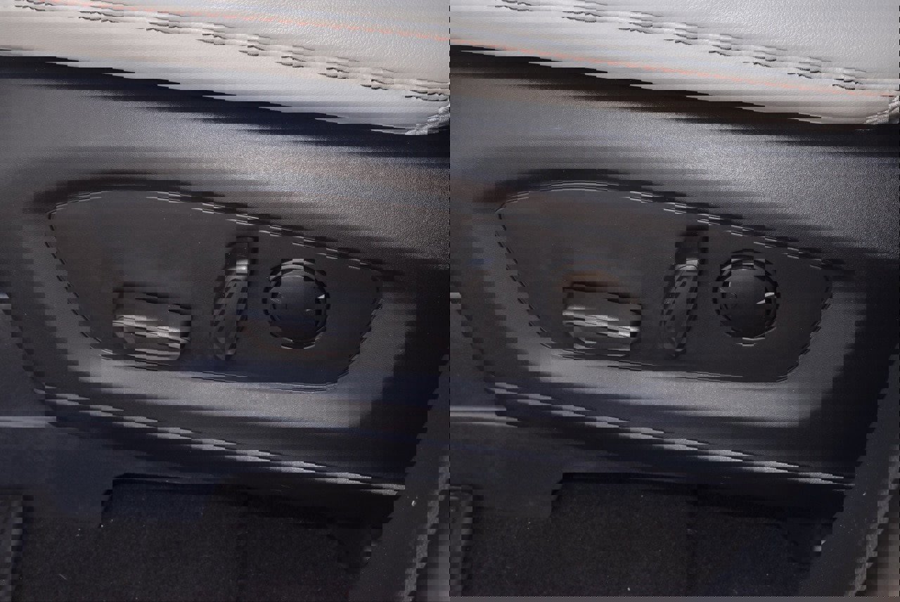 Certified 2025 Ford Explorer Active w/ Active Comfort Package image 36