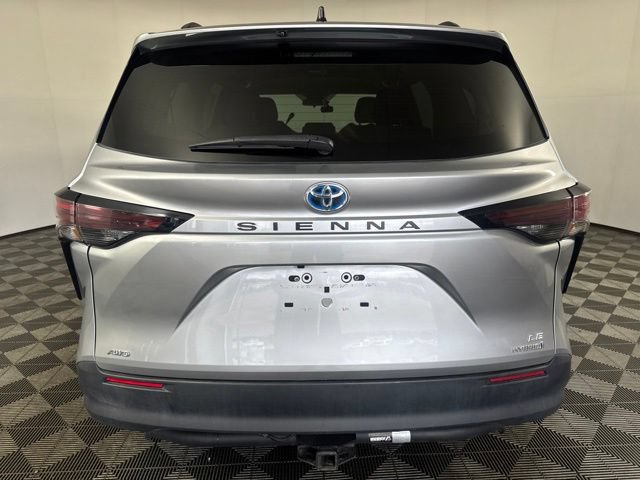 Used 2024 Toyota Sienna LE AWD/4WD image 23