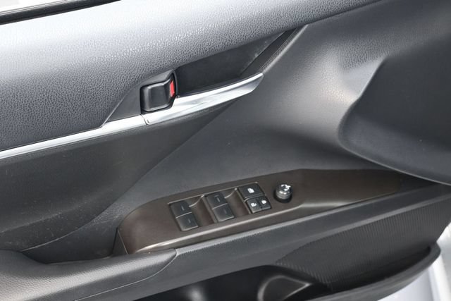 Used 2023 Toyota Camry SE FWD image 12