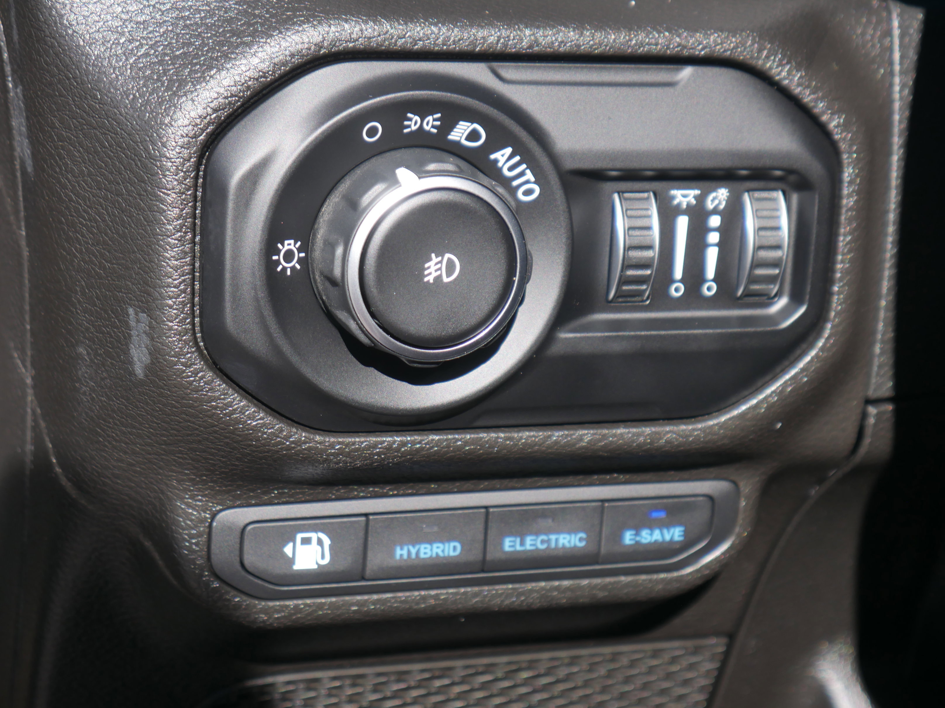 Used 2021 Jeep Wrangler Unlimited Rubicon w/ Steel Bumper Group image 11