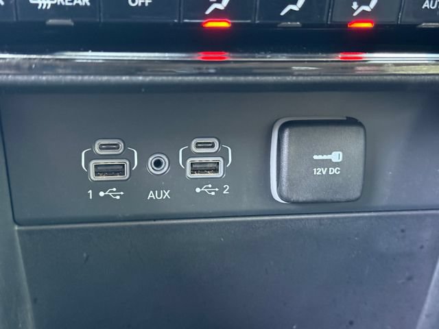 Used 2023 Jeep Grand Cherokee Laredo AWD/4WD image 11