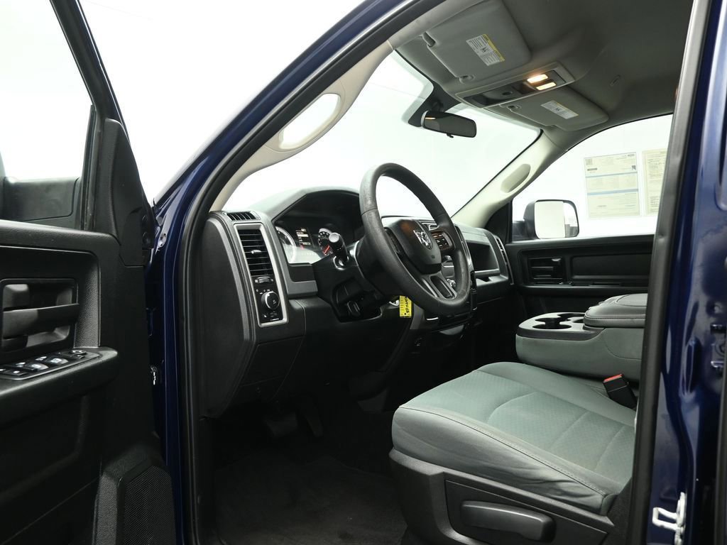 Used 2018 RAM 1500 Express image 34
