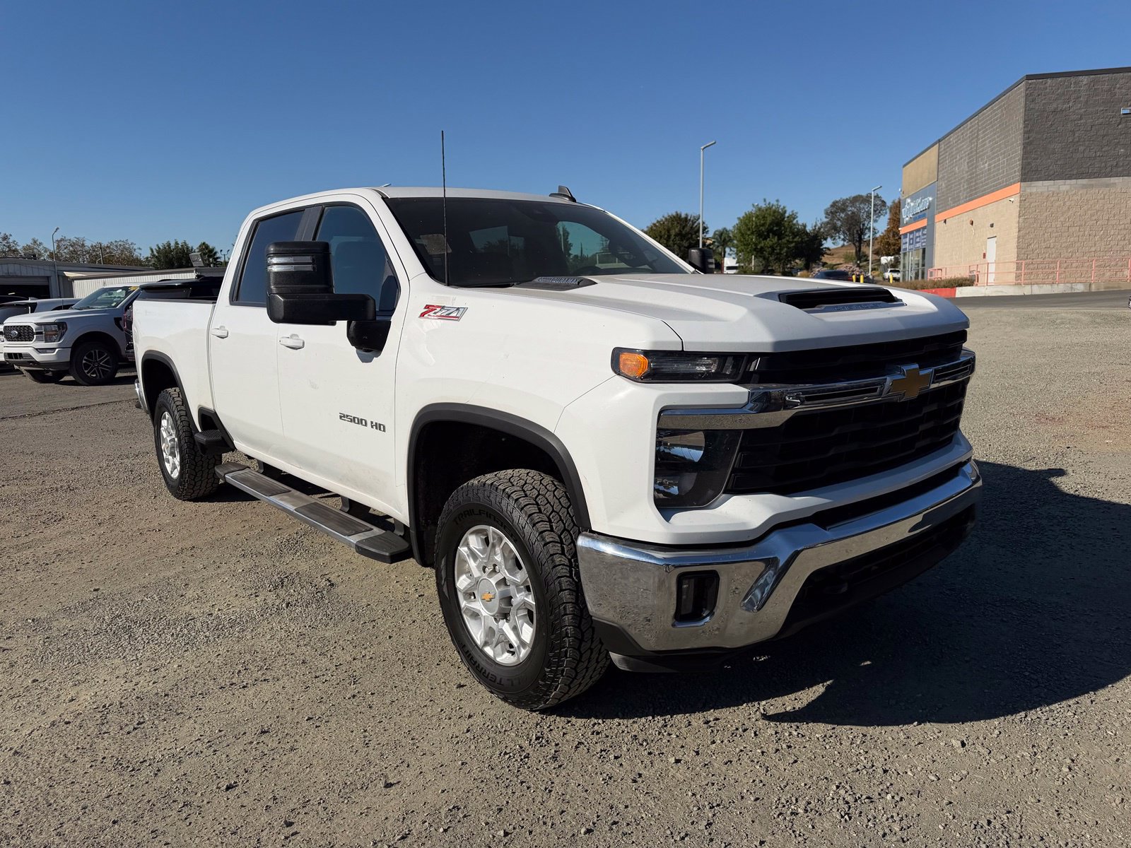 Used 2025 Chevrolet Silverado 2500 LT AWD/4WD image 7