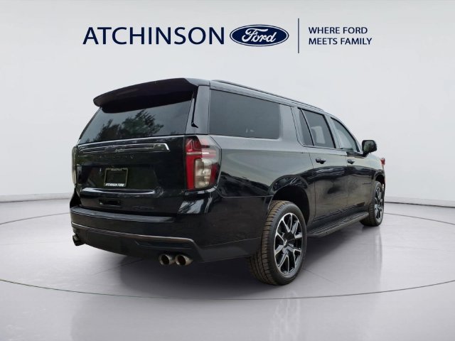 Used 2022 Chevrolet Suburban RST w/ Sport Performance Package AWD/4WD image 5