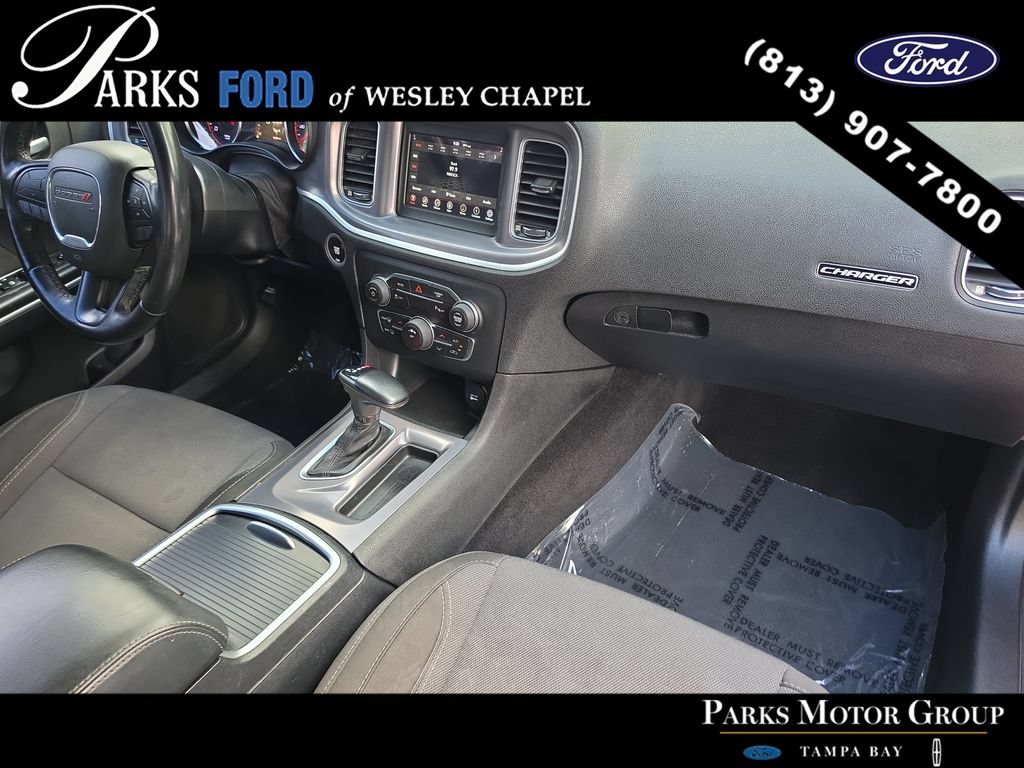 Used 2019 Dodge Charger SXT RWD image 10