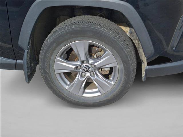 Used 2022 Toyota RAV4 XLE w/ Convenience Package AWD/4WD image 9