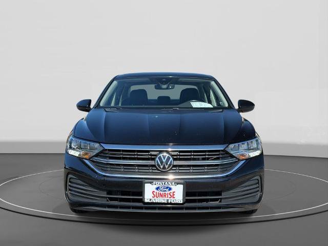 Used 2024 Volkswagen Jetta SE FWD image 3