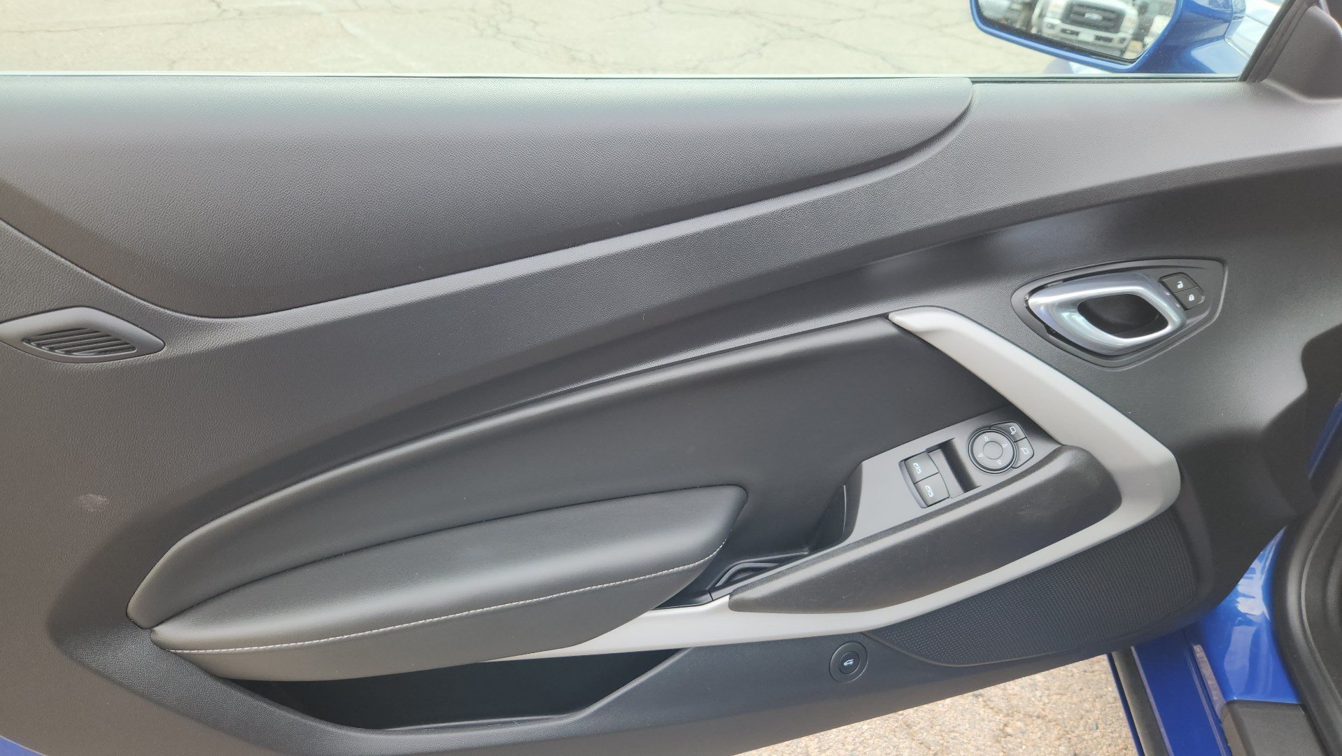 Used 2020 Chevrolet Camaro LT RWD image 18