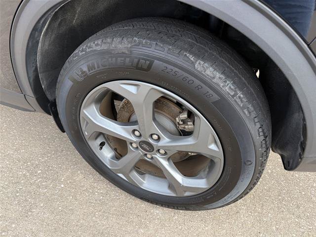 Certified 2025 Ford Escape ST-Line Select AWD/4WD image 6