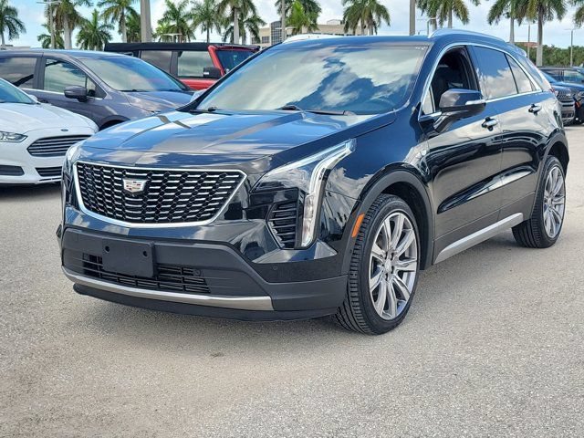 Used 2022 Cadillac XT4 Premium Luxury w/ Enhanced Visibility Package FWD image 3