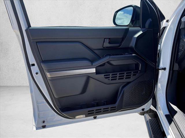 Used 2025 Toyota 4Runner SR5 AWD/4WD image 18