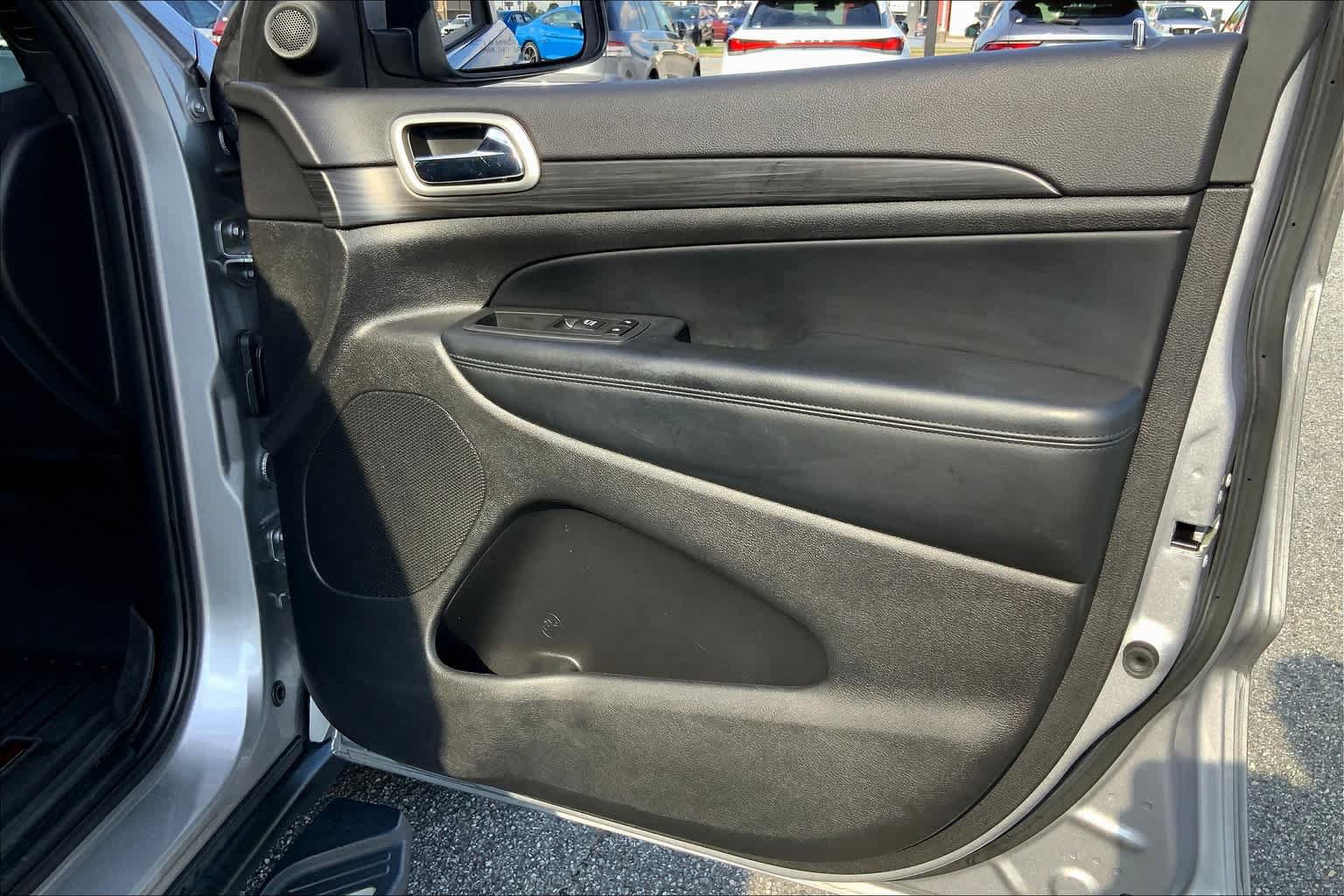 Used 2021 Jeep Grand Cherokee Laredo RWD image 22
