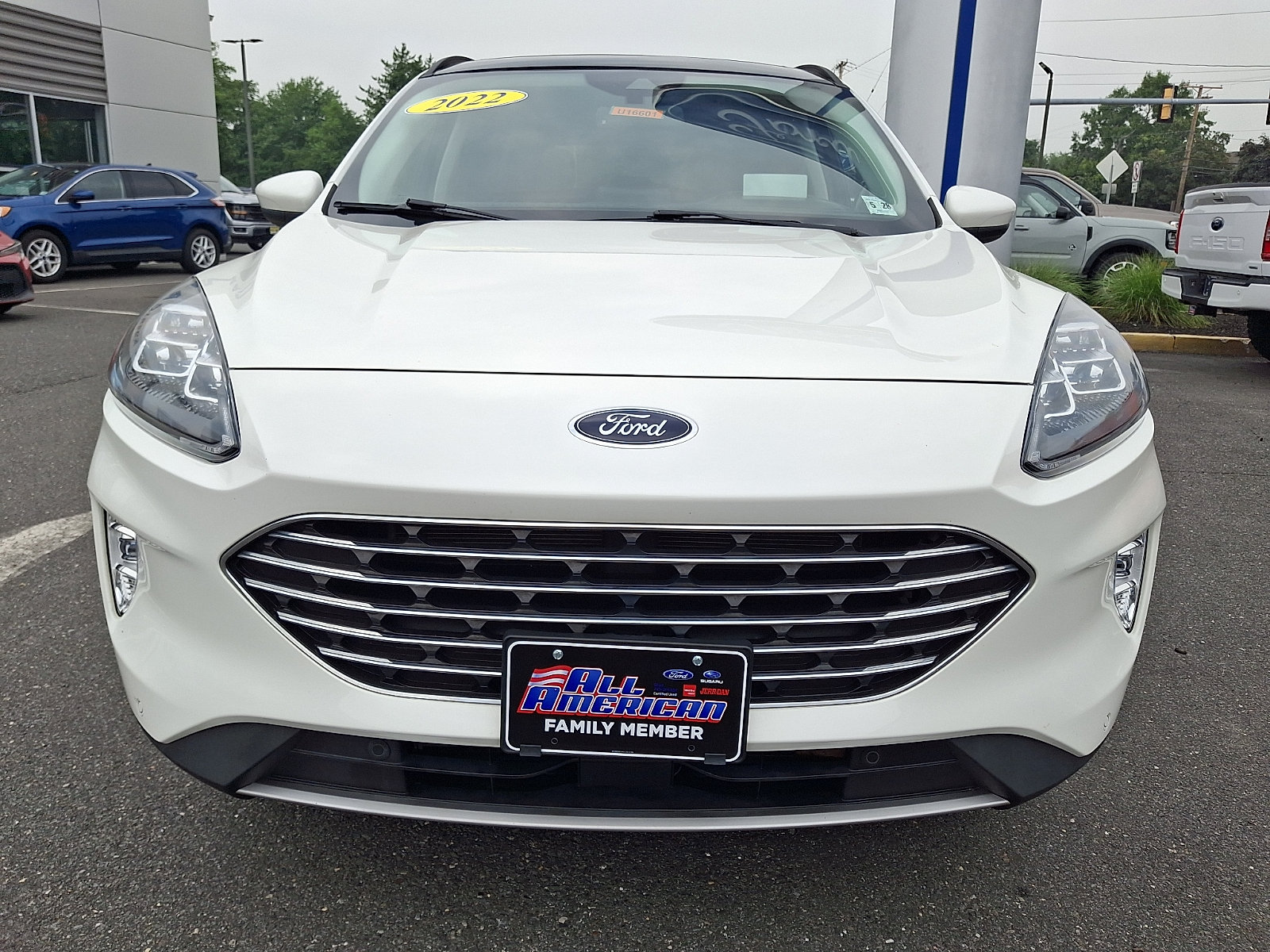 Certified 2022 Ford Escape Titanium w/ Titanium Elite Package AWD/4WD image 3