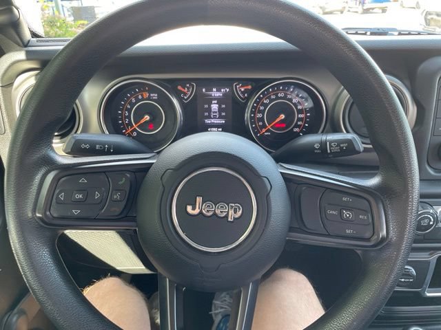 Used 2018 Jeep Wrangler Sport AWD/4WD image 12