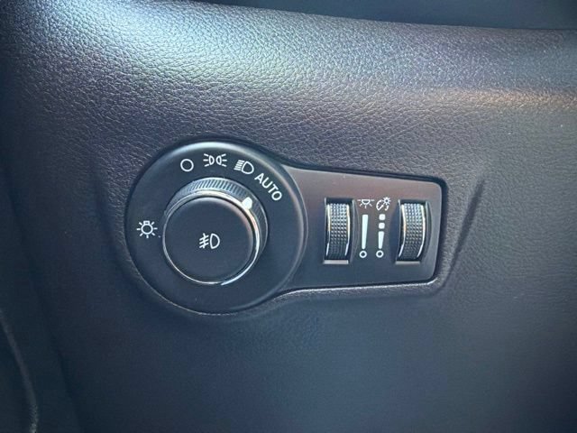 Used 2023 Jeep Compass Latitude w/ Convenience Group AWD/4WD image 13