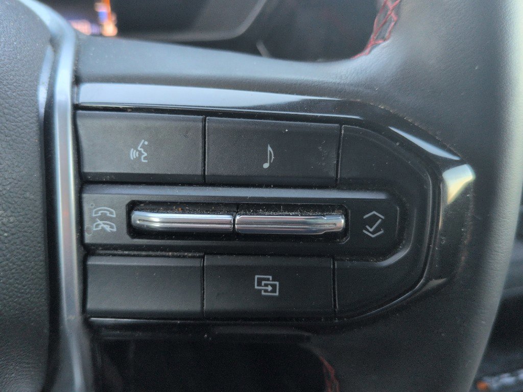 Used 2023 Chevrolet Colorado Z71 w/ Z71 Convenience Package 2 image 16