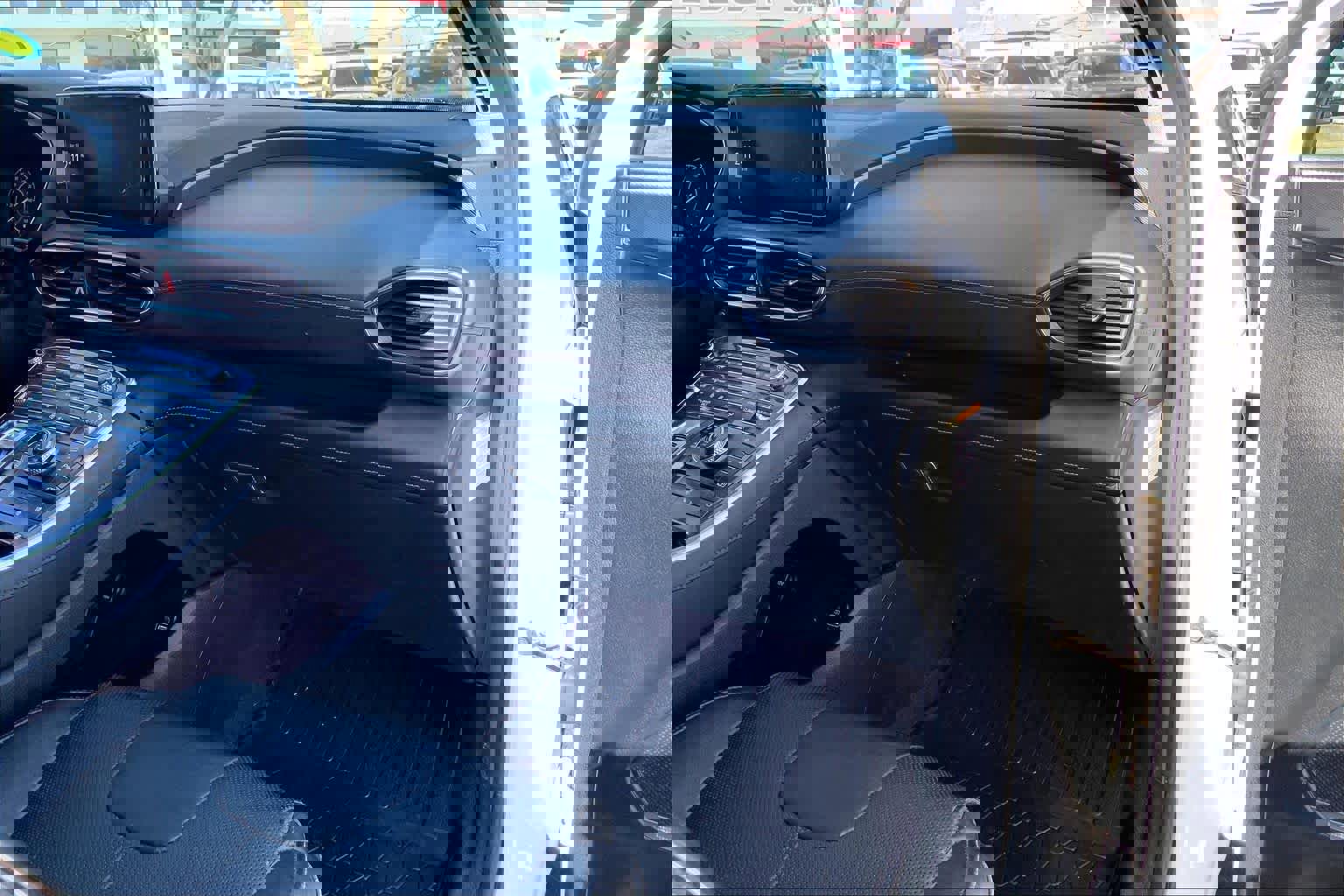 Used 2023 Hyundai Santa Fe Limited image 18