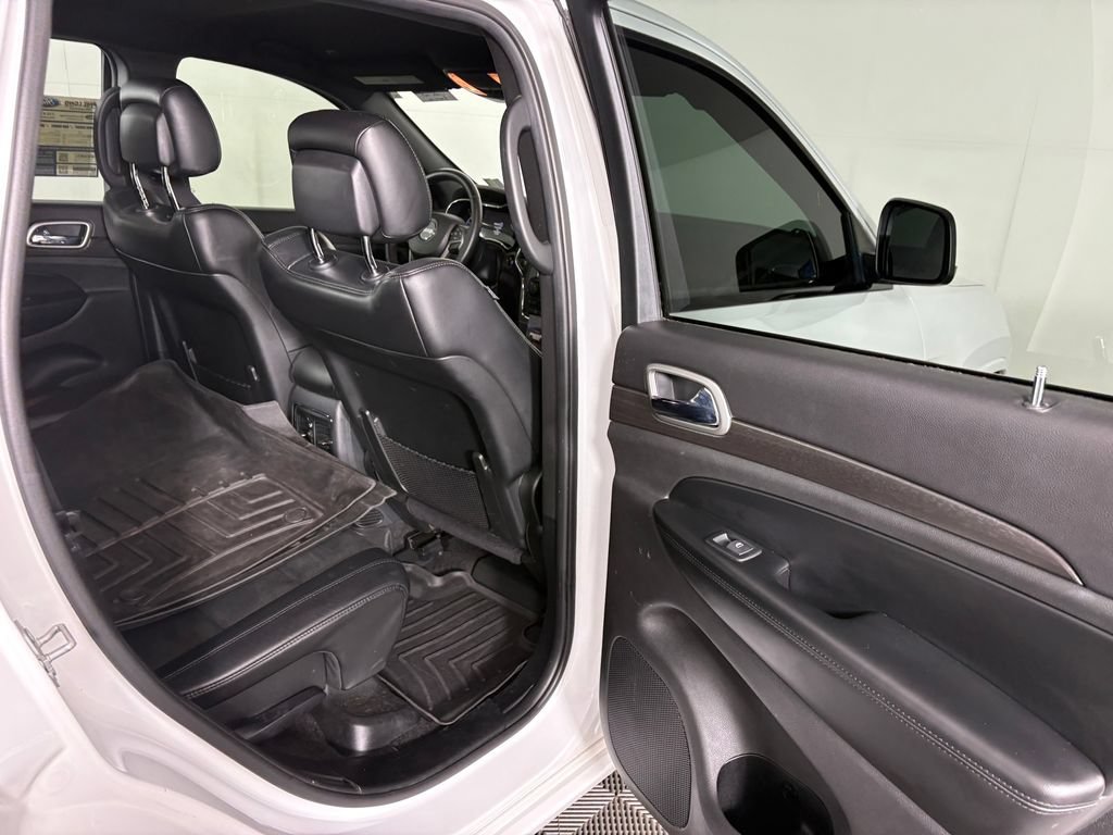 Used 2018 Jeep Grand Cherokee Altitude AWD/4WD image 33