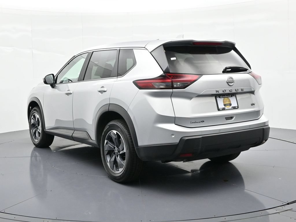 Used 2024 Nissan Rogue SV FWD image 8