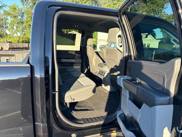 Certified 2025 Ford F250 XLT w/ Black Appearance Package AWD/4WD image 13