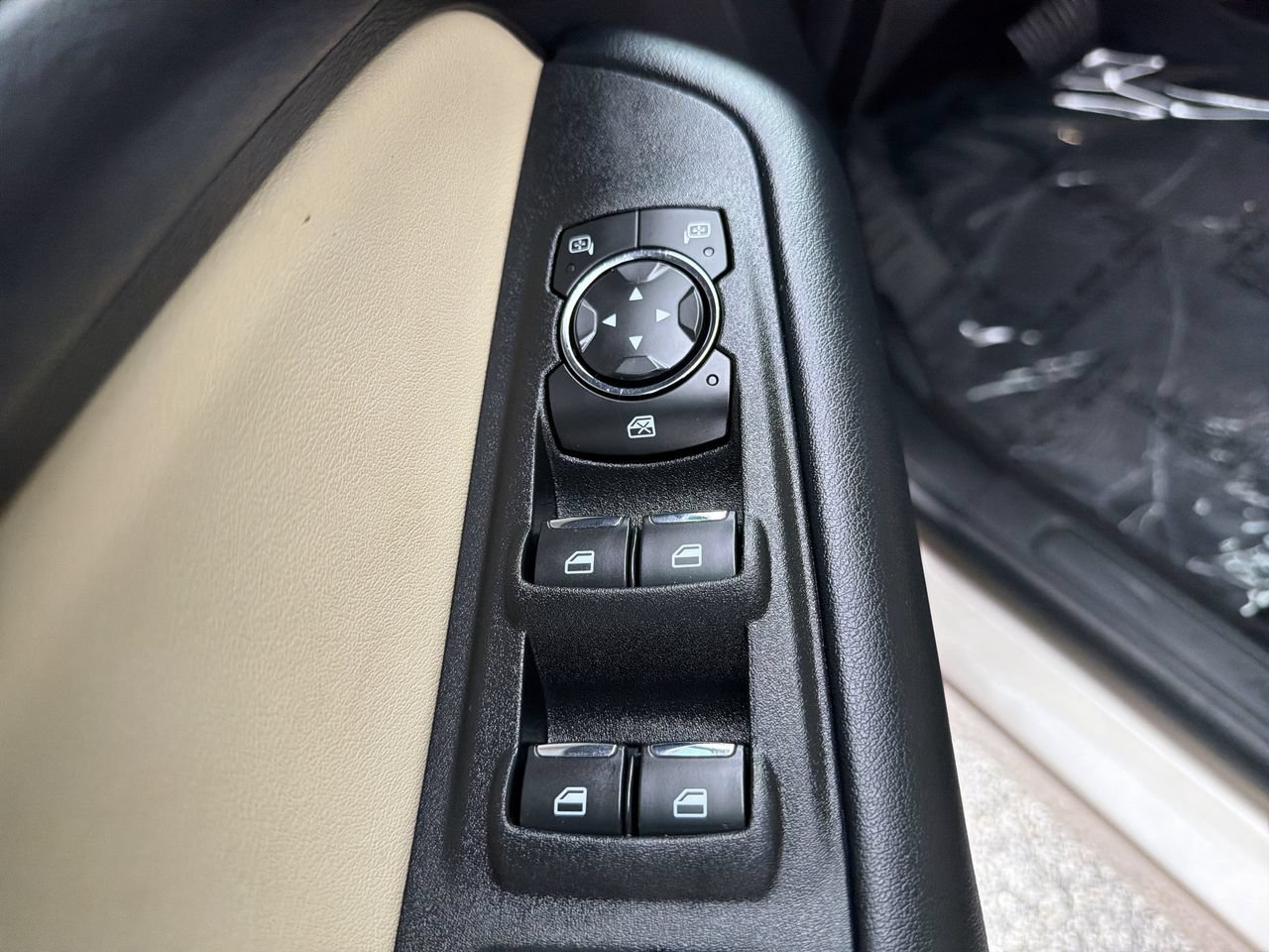 Certified 2020 Ford Edge SE FWD image 17