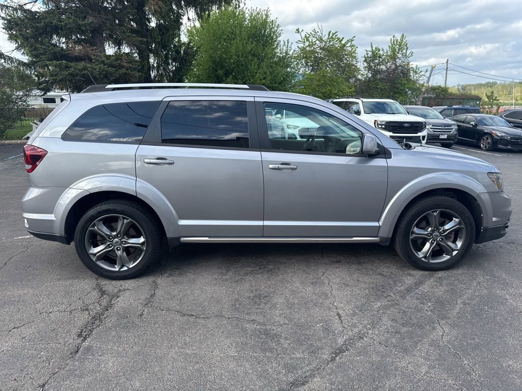 Used 2018 Dodge Journey Crossroad w/ Nav & Sun Group FWD video 2