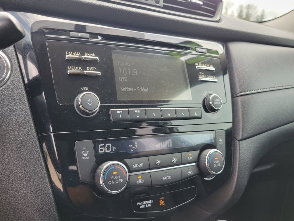 Used 2017 Nissan Rogue SV FWD image 26