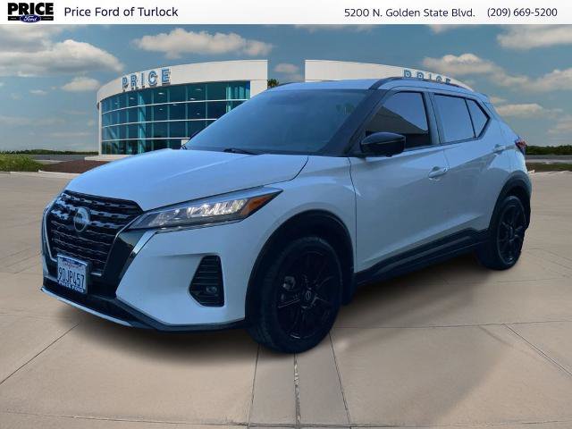 Used 2023 Nissan Kicks SR w/ SR Premium Package FWD image 1